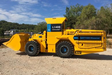 Aramine equips miniLoader L140B with battery change-out system
