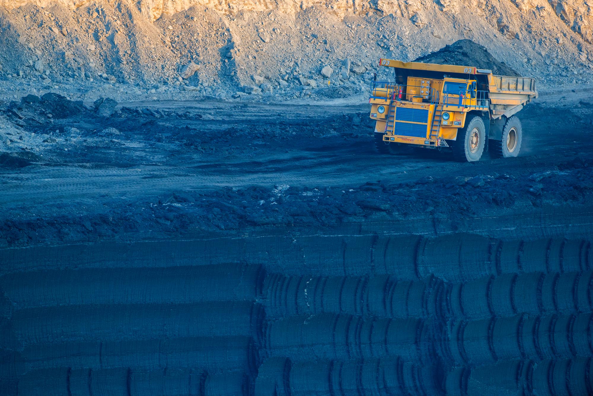 SUEK details major investments in mining fleet for new Zarechny open pit coal mine