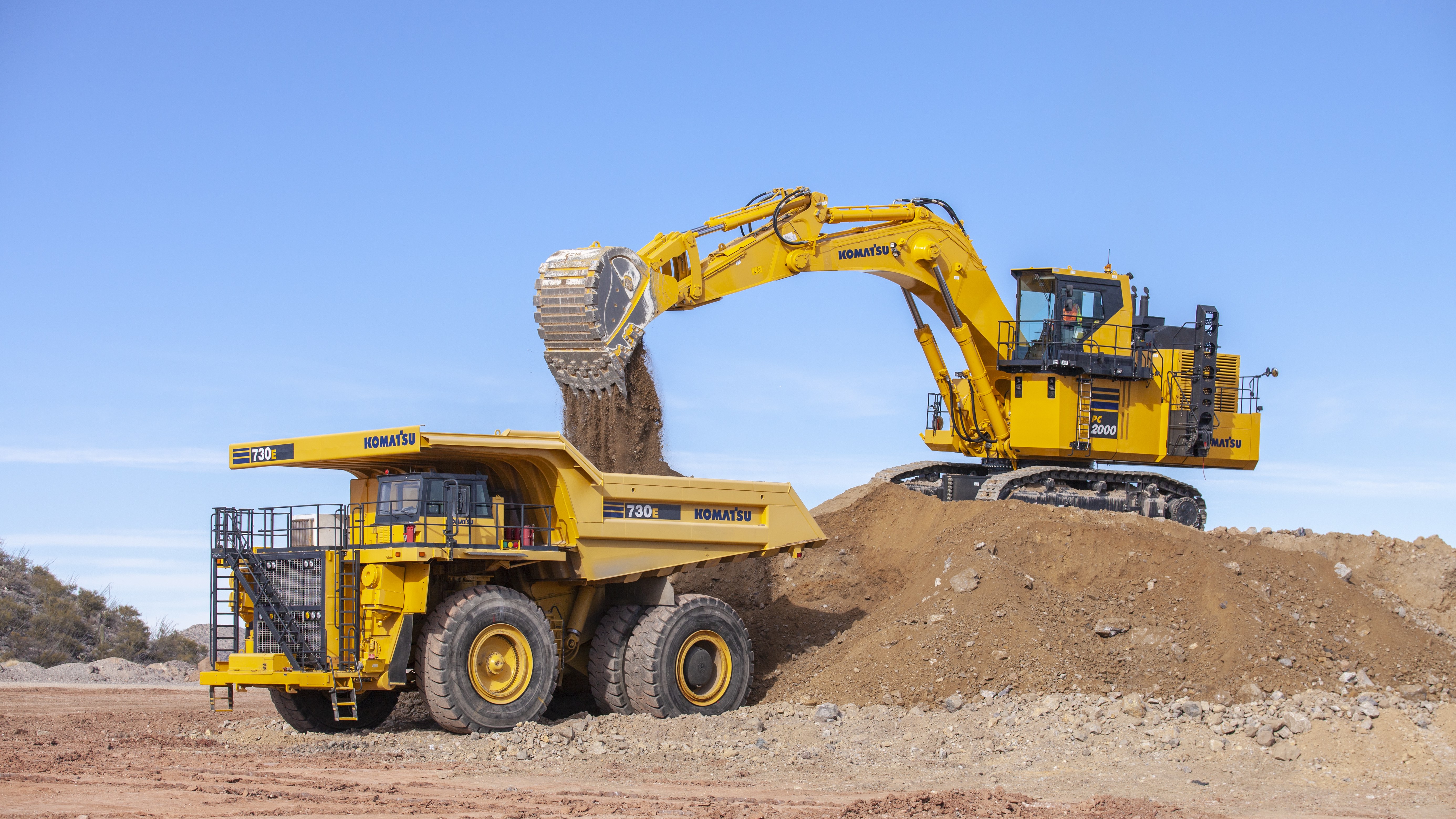 Komatsu Introduces Pc00 11 Hydraulic Excavator International Mining