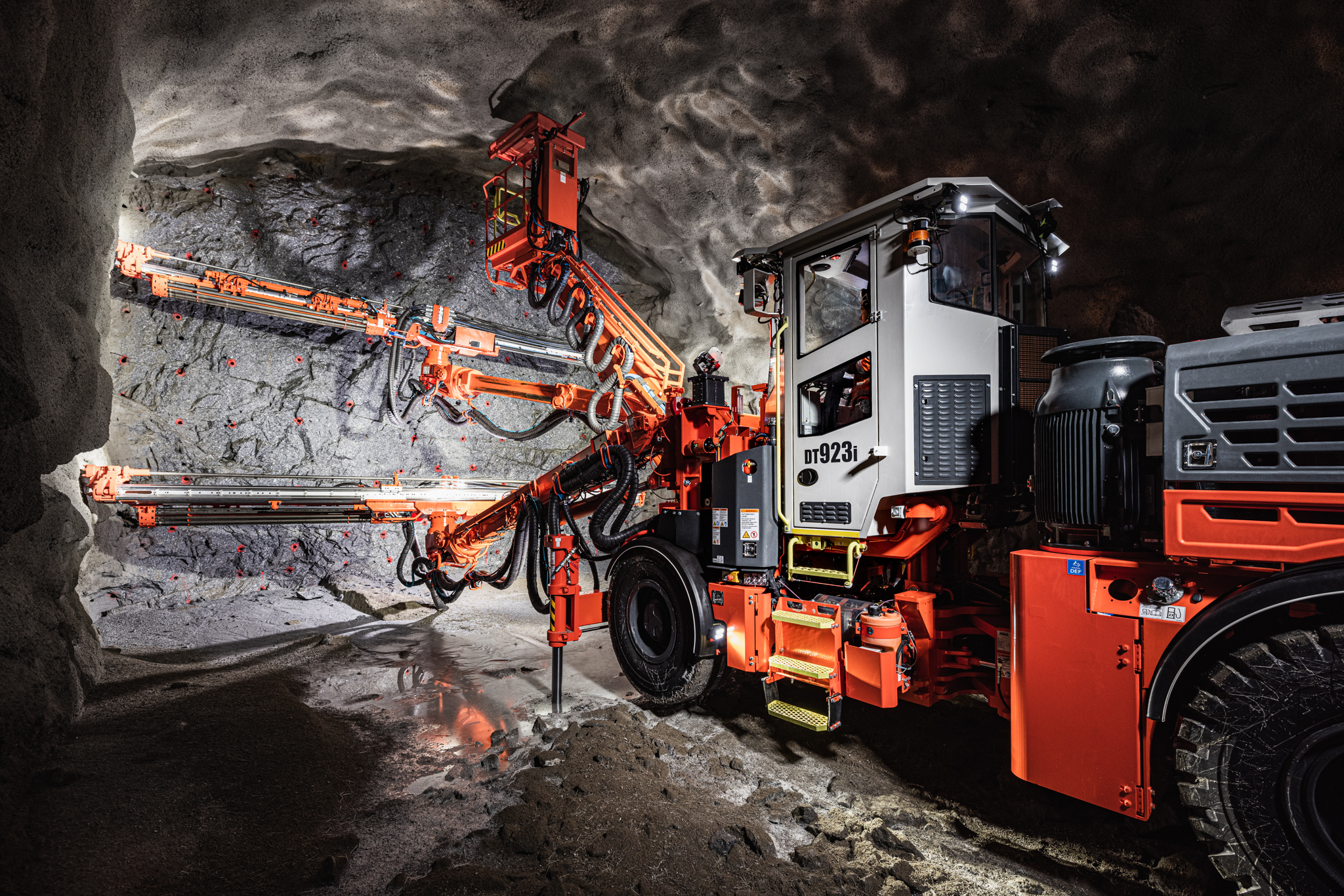New Sandvik DT923i tunnelling jumbo improves accuracy, productivity -  International Mining