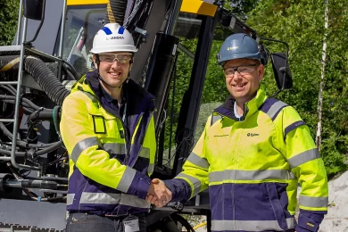 First ever battery-electric surface drill rig field tested in Skanska-owned quarry by Epiroc