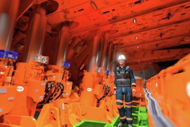 Leer metcoal mine deploys longwall Komatsu Personal Proximity Detection system