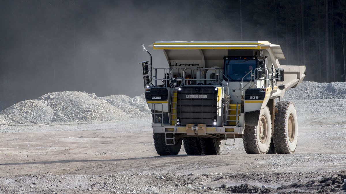 Nguvu Mining orders fleet of Liebherr 100 t T 236 trucks for