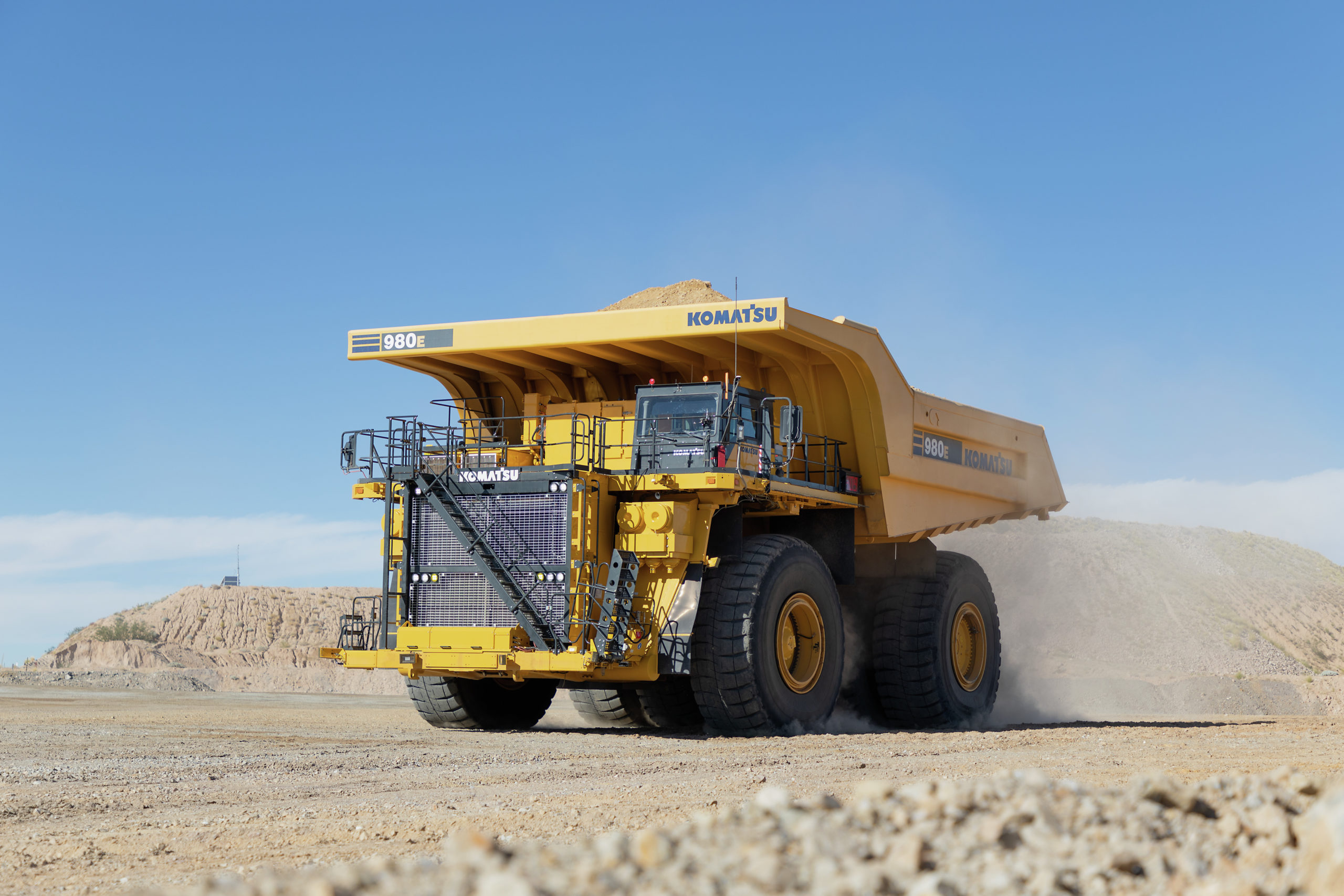 Komatsu hails power and durability of new 980E-5SE ultraclass truck - International Mining