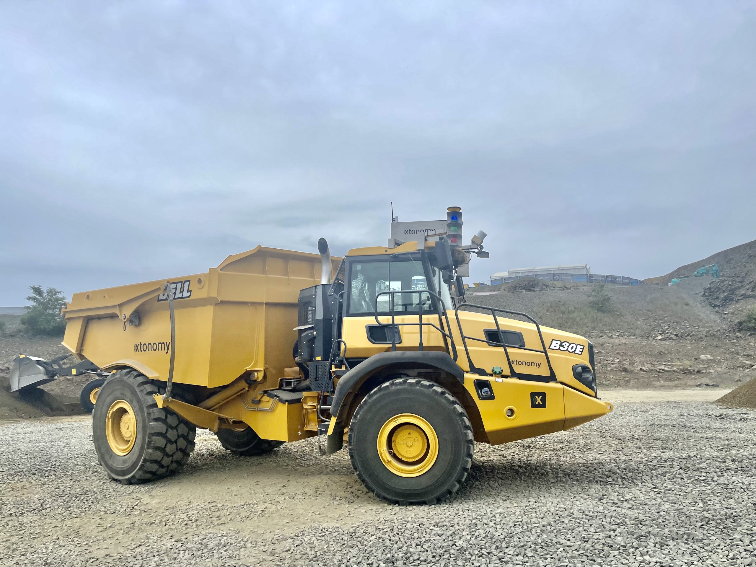 Live xtonomy operational AHS demo on Bell ADT at Steinexpo - International Mining