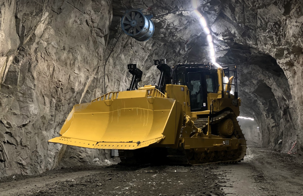 Steer deploys remote control enabled dozer for Sibelco at its underground mine in Stjernøy - International Mining