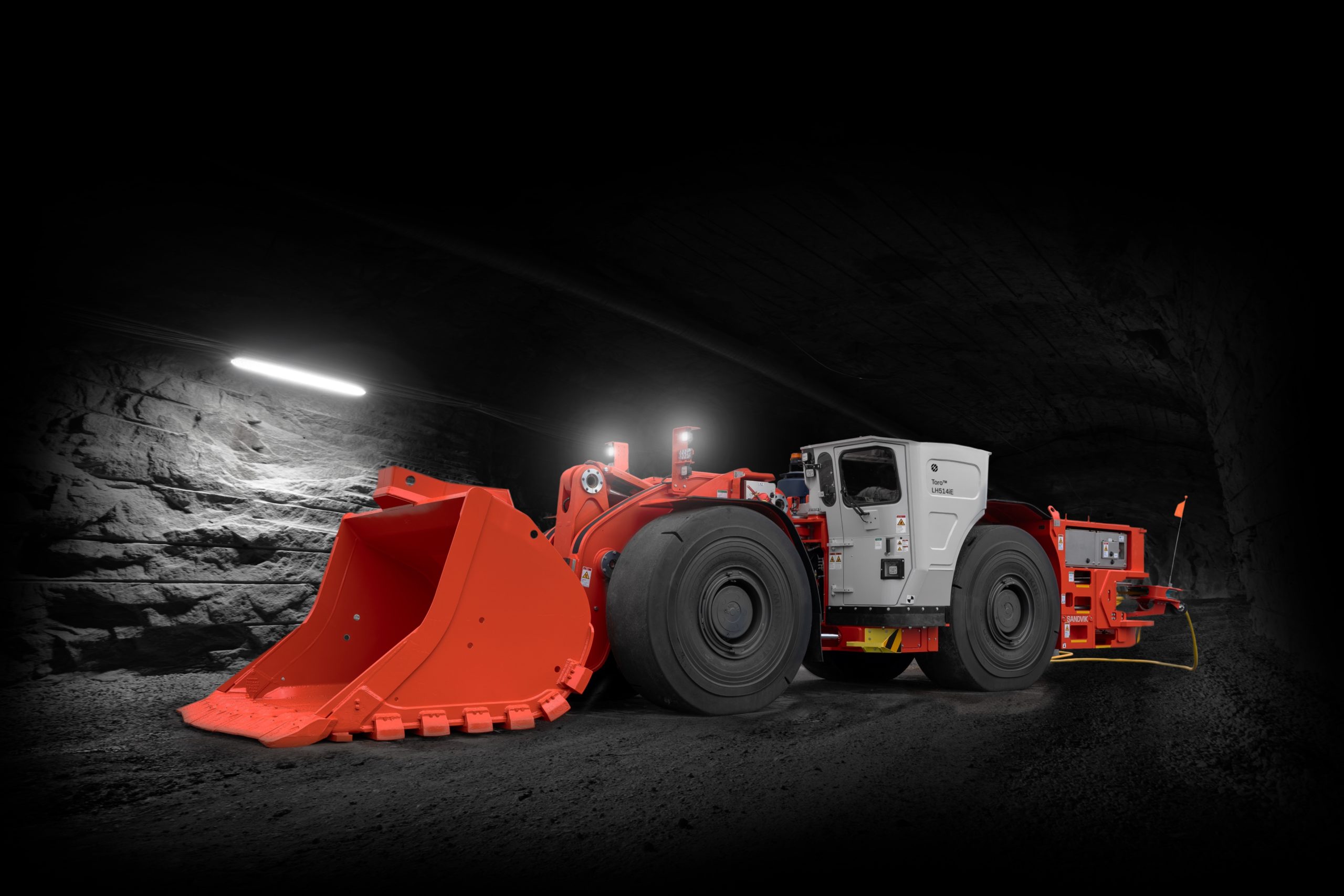 Sandvik's Toro LH514E cable-electric loader receives AutoMine treatment - International Mining