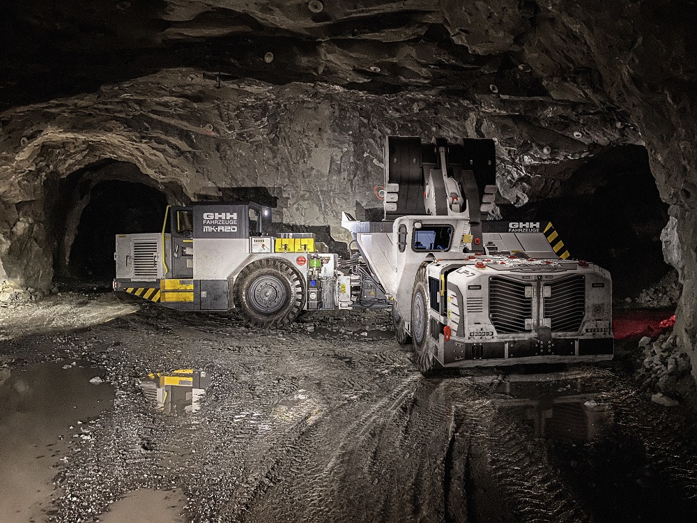 10 KW mining has an open-pit mine with 12 blocks of