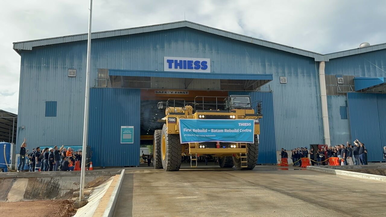 First zero-hour Cat 789 trucks roll out of Thiess Rebuild Centre in Batam, Indonesia - International Mining