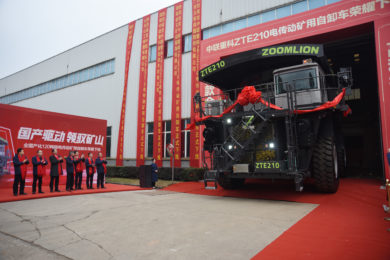 China’s Zoomlion moves up into larger mining trucks with all-domestic 120 ton ZTE210
