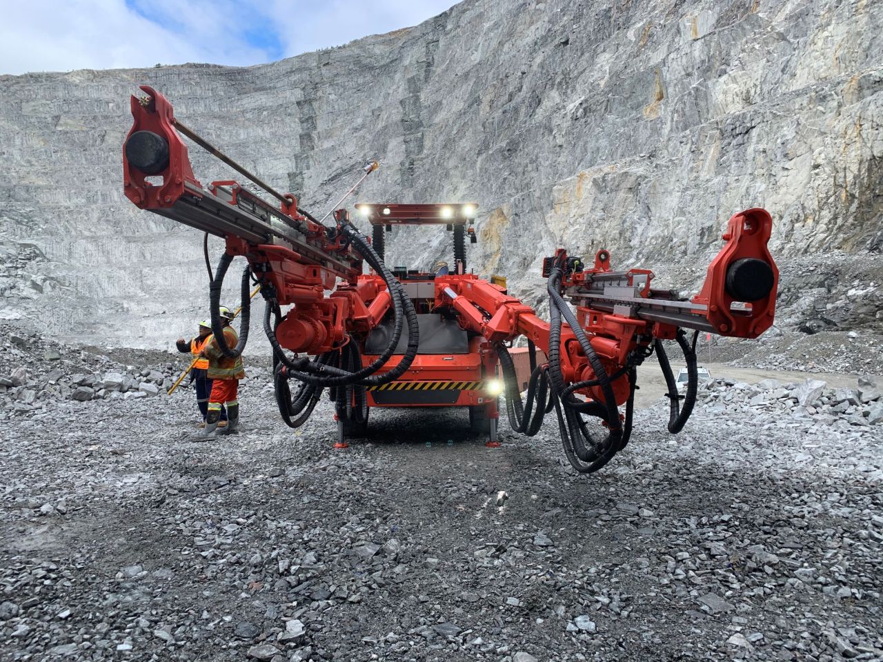 Sandvik and Barrick strengthen ties with extended global framework agreement - International Mining