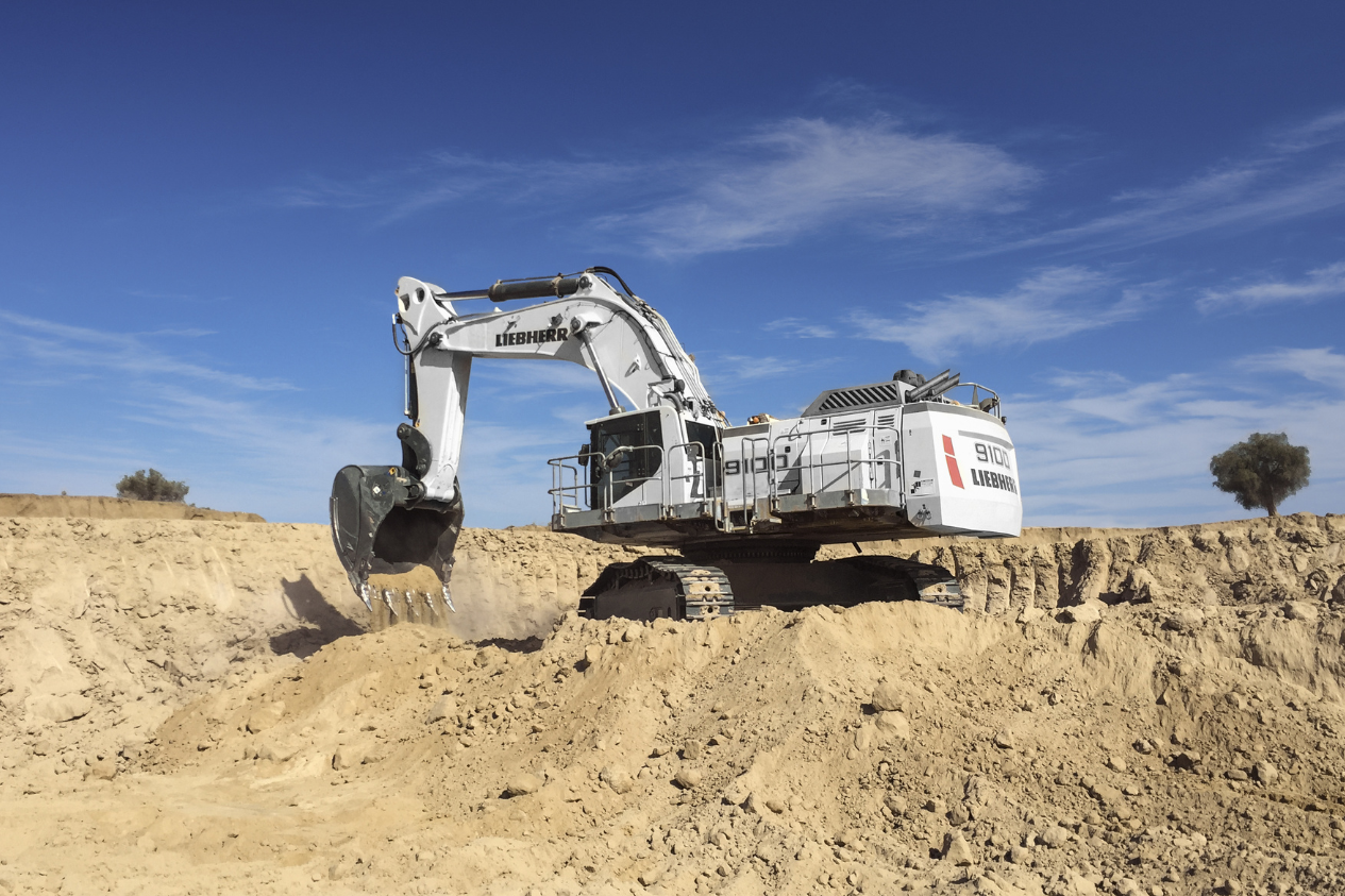 Liebherr on the story so far with its record R 9100 excavator fleet at Thar Block-1 in Pakistan - International Mining