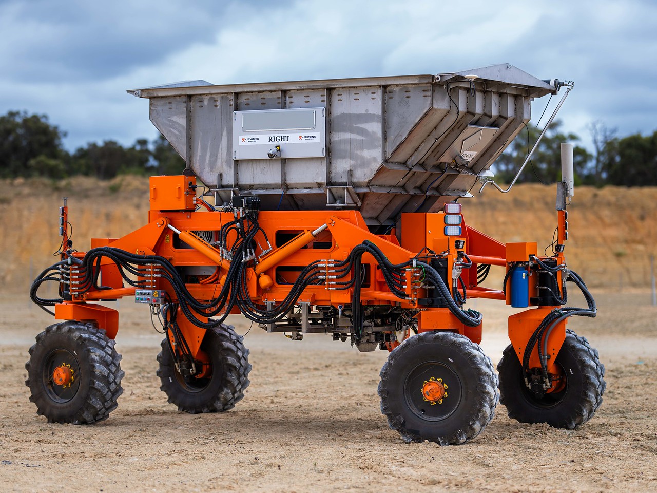 Jevons Robotics welcomes Ausroad Manufacturing as strategic investor - International Mining