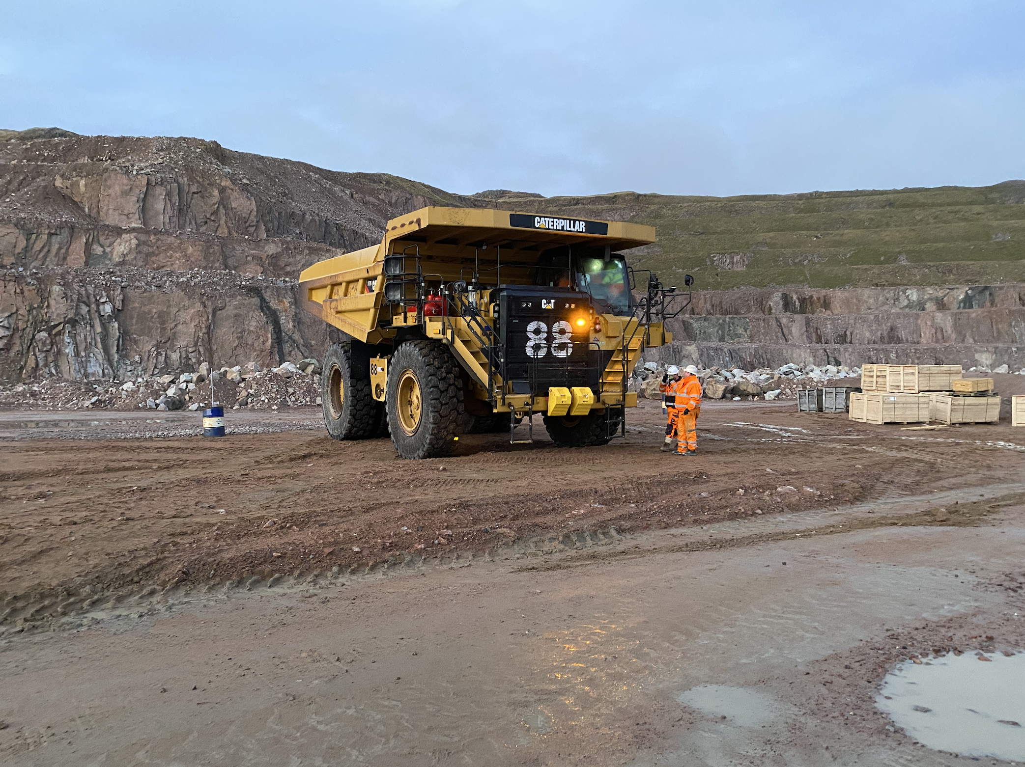 Finning helps Glensanda switch to owner operator mining with