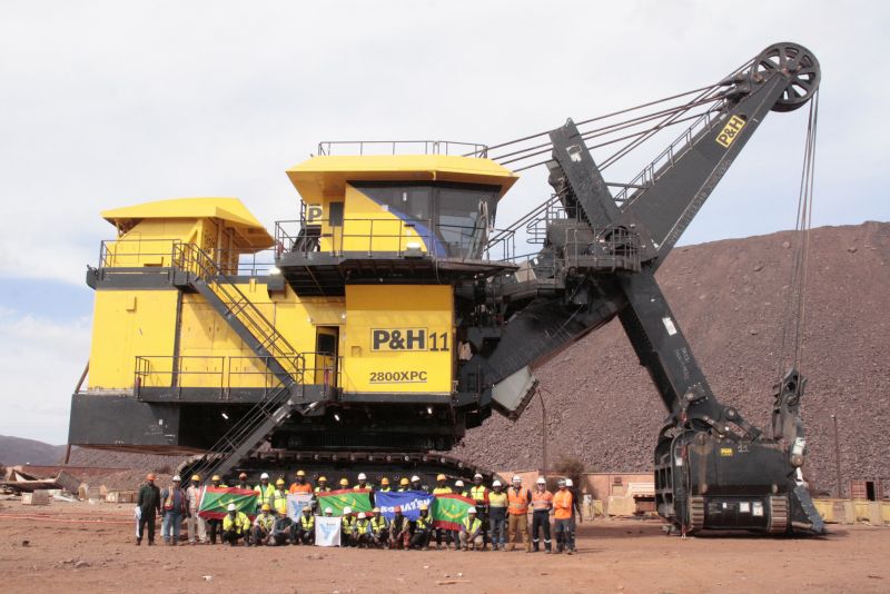 Iron ore miner SNIM deploys two Komatsu P&H 2800XPC-AC rope shovels - International Mining