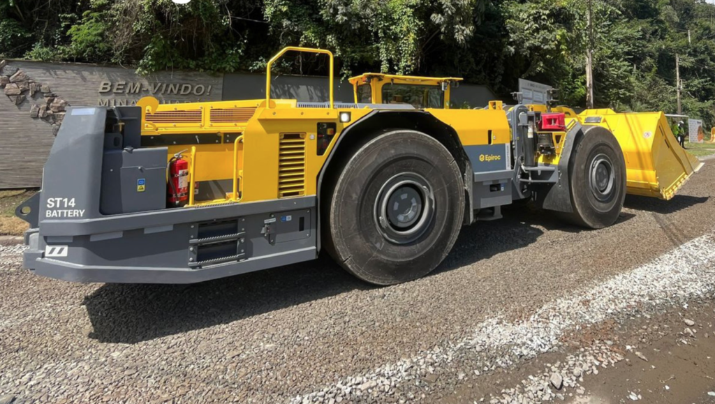 AngloGold Ashanti introduces its first 100% electric vehicle for underground operation in Brazil - International Mining