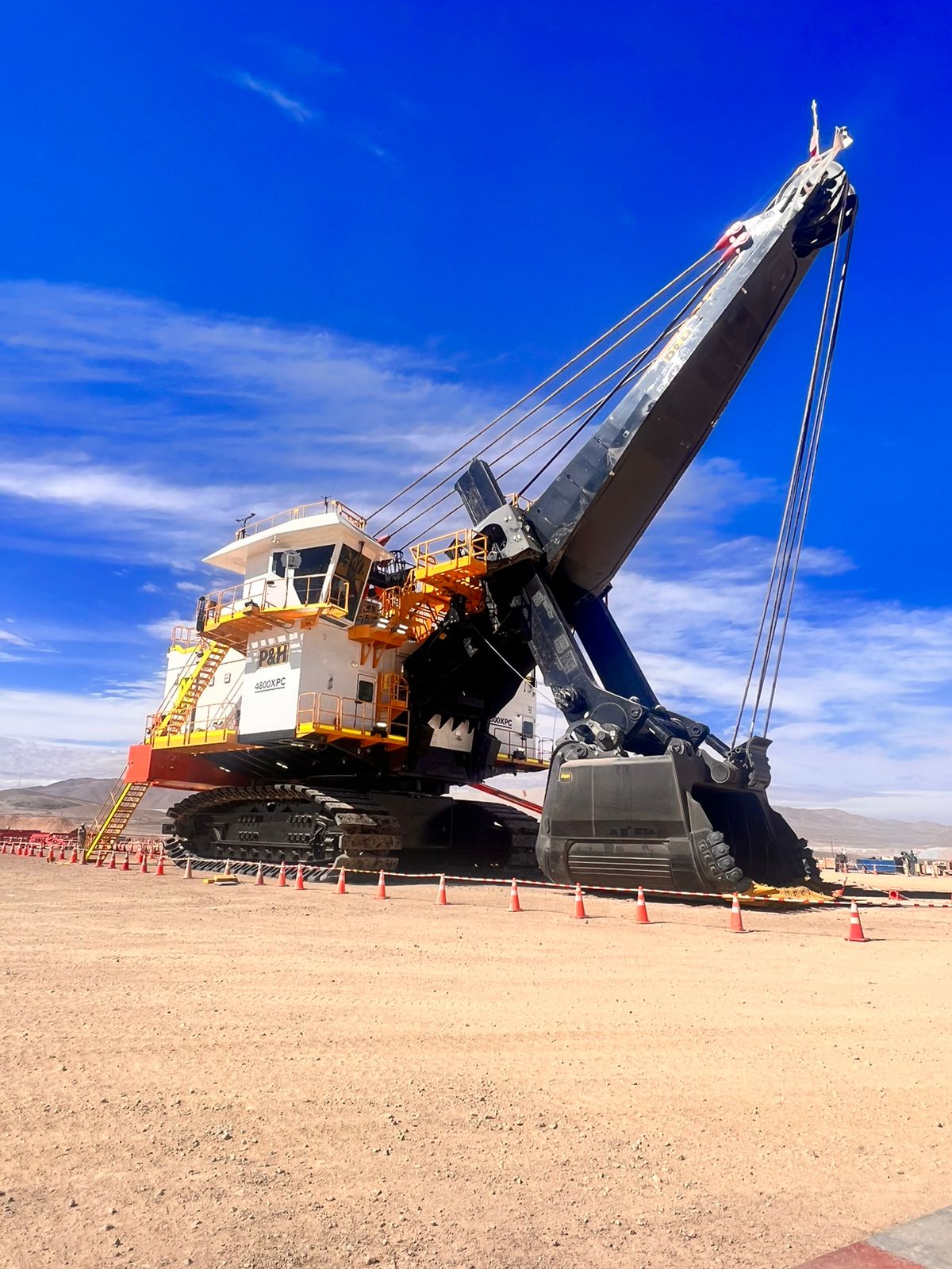 BHP starts operating Komatsu 4800XPC electric cable shovel at Escondida - International Mining