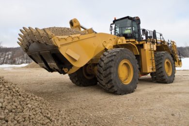 Cat 992 wheel loaders help boost throughput at Metro Mining’s Bauxite Hills mine