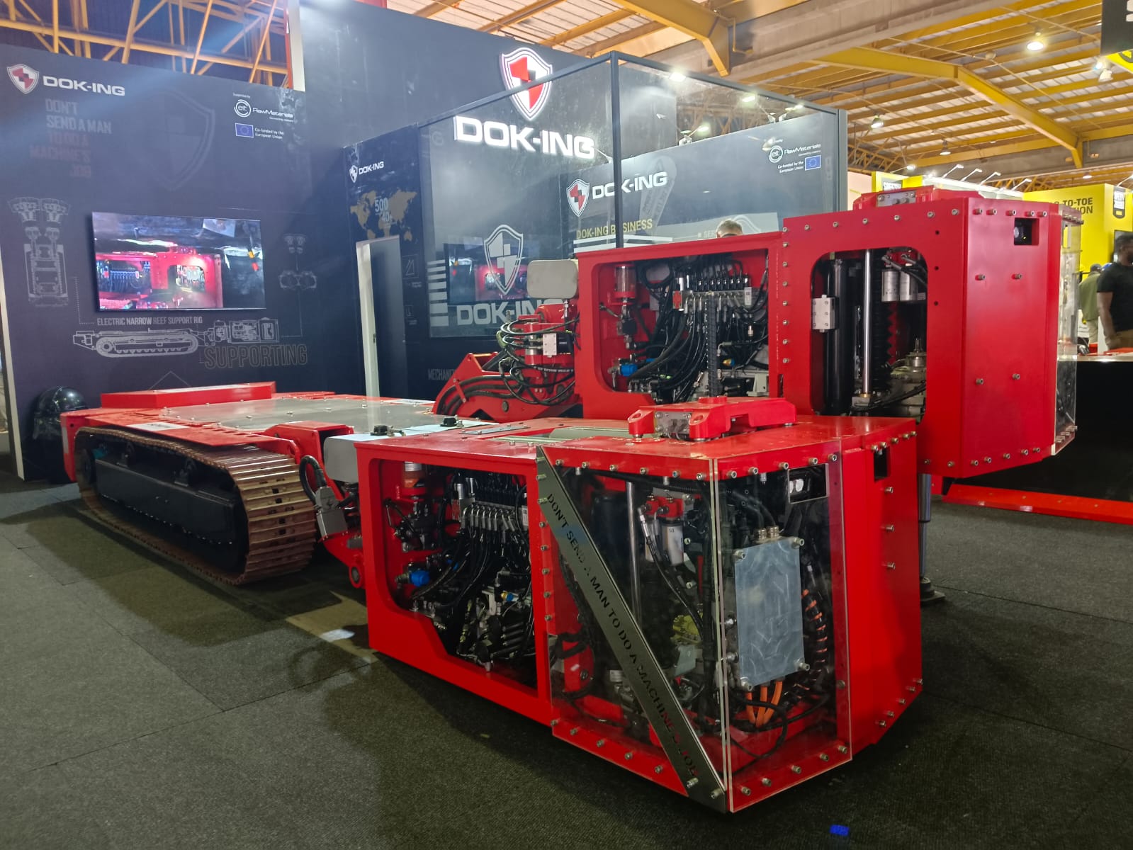 DOK-ING showcases its NRE robotic dozer, support rig & drill rig at ...