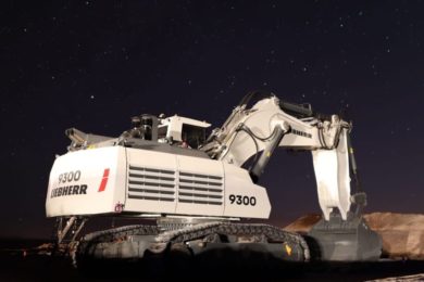 Liebherr R 9300 excavator gets to work at SQM iodine mine