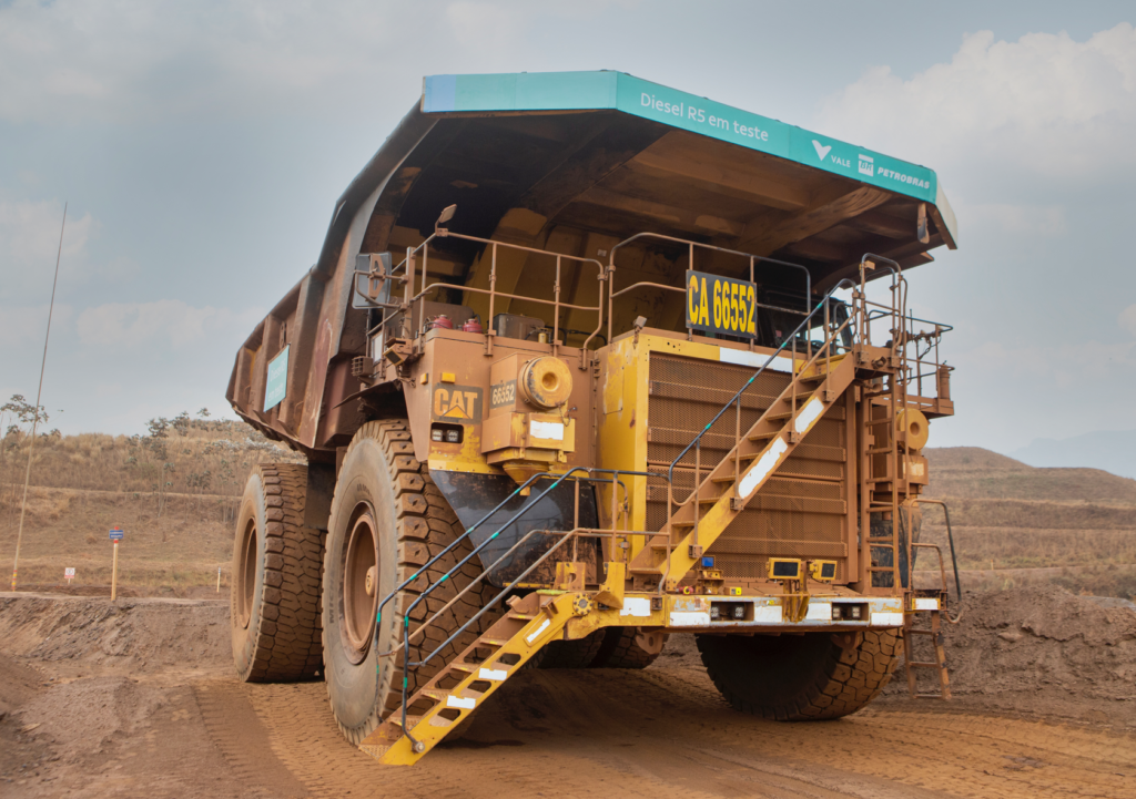 Vale begins testing of Petrobras renewable content Diesel R5 on mining truck - International Mining